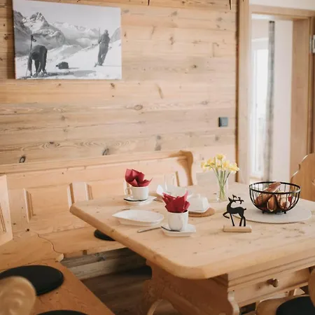 Gaestehaus Sonnenplatzerl Мини-отель Пфронтен